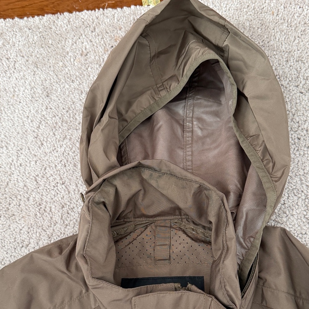 Marc New York Men's Khaki rain Jacket with hide away hood - Picture 6 of 7